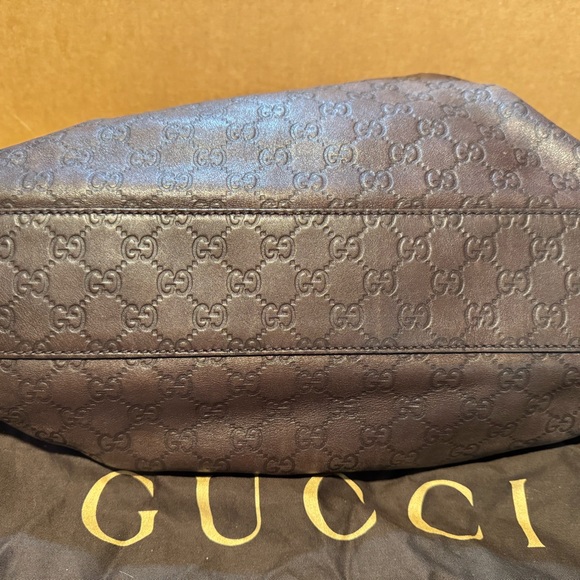 Gucci Sukey Brown Leather Shoulder Bag with Gold Accents - Picture 4 of 16
